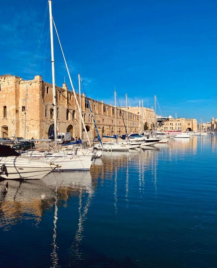 New & Unique Apartment - A 5 Minutes Ferry To Capital City Of Valletta Сенглея Экстерьер фото