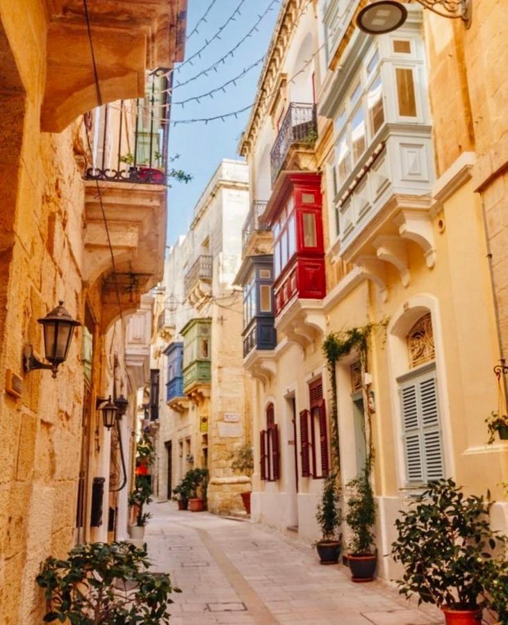 New & Unique Apartment - A 5 Minutes Ferry To Capital City Of Valletta Сенглея Экстерьер фото